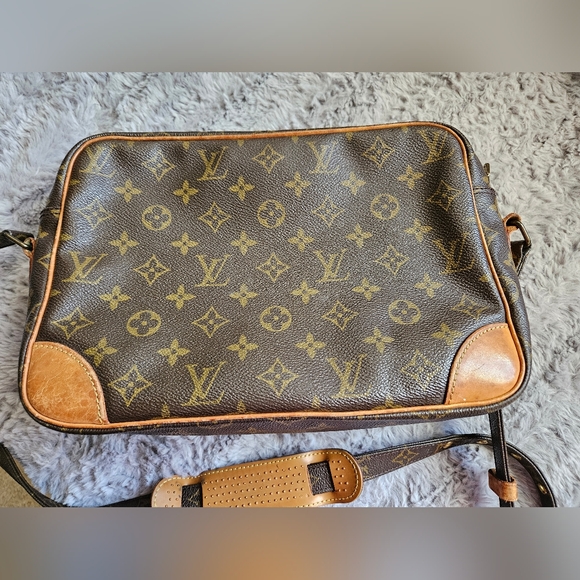 Louis Vuitton Vintage Nile Monogram shoulder bag